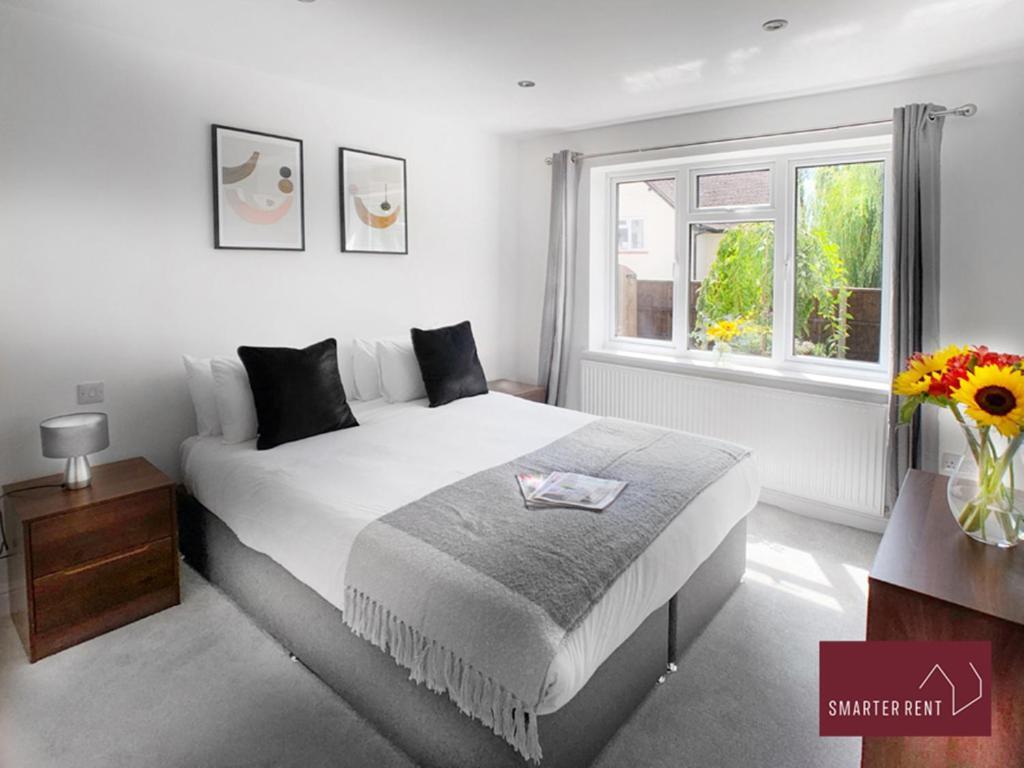 Sunninghill Village - 2 Bed - Parking And Garden Аскът Екстериор снимка