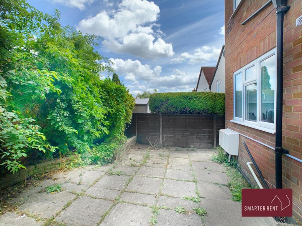 Sunninghill Village - 2 Bed - Parking And Garden Аскът Екстериор снимка